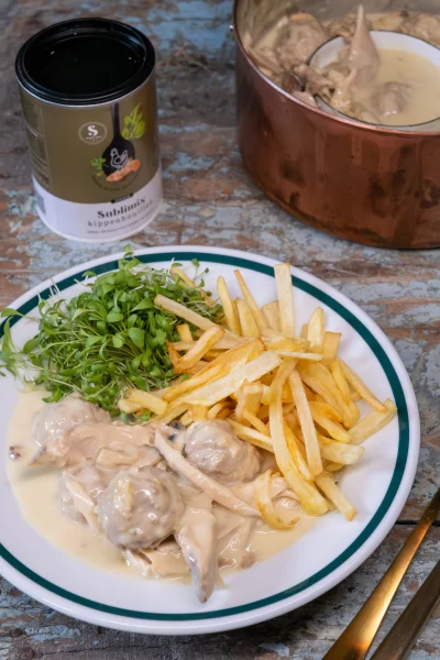 Vol-au-balletjes met frietjes