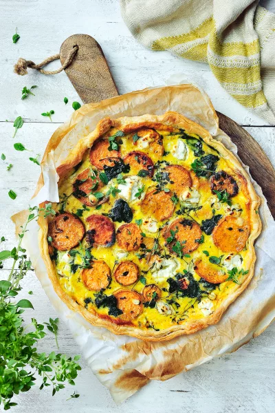 Quiche met zoete aardappel, spinazie en geitenkaas