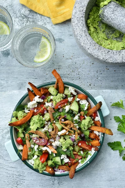 Kapsalon met veggie shoarma en zoete aardappelfrietjes