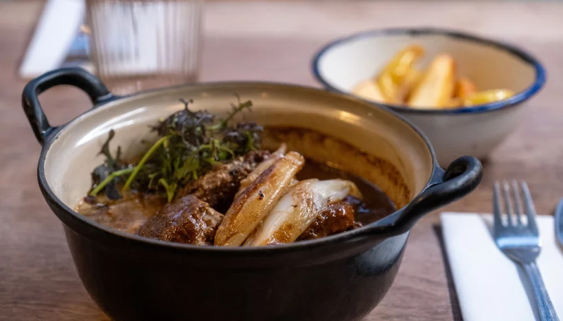 Njam! trekt erop uit: de beste adresjes om stoofvlees te eten