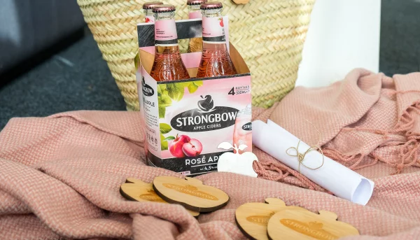 Win een picknickmand de nieuwe Strongbow Rosé Apple